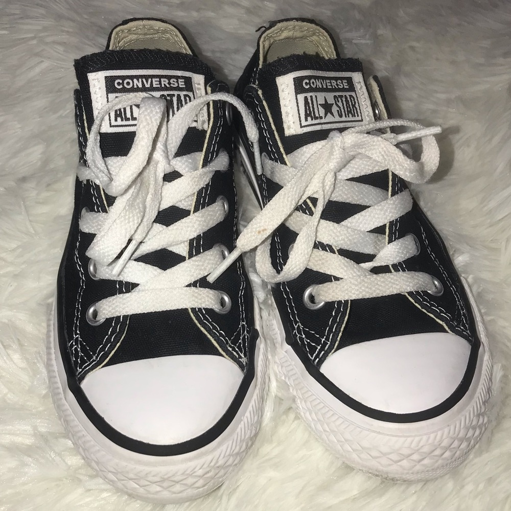 Boys converse